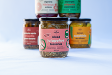 Charger l'image dans la galerie, image des jalapenos tranchés dans leur contenant